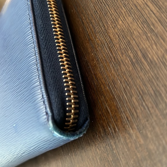 Authentic large Prada Vitello Move full zipper navy leather wallet - Picture 5 of 13